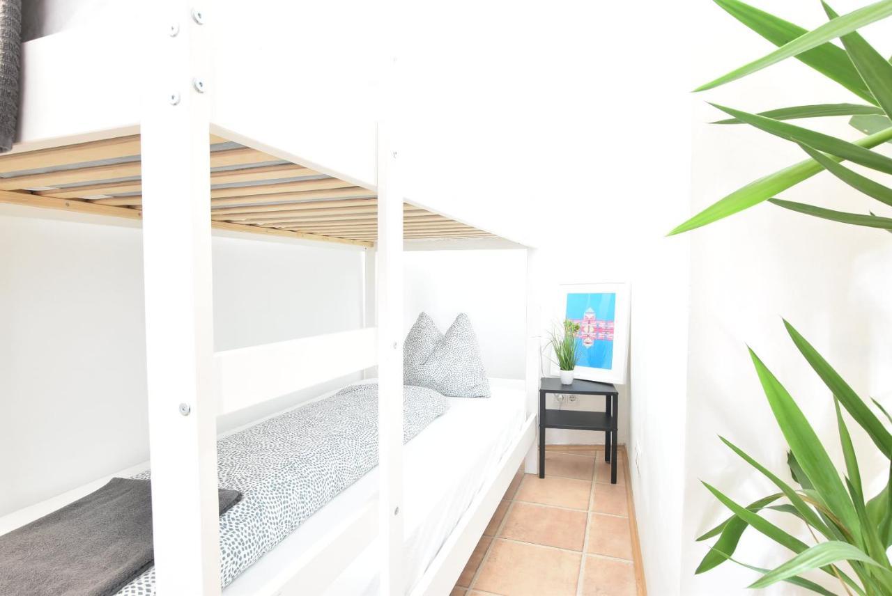 Huge Apartment In Awesome Location With Parking インスブルック エクステリア 写真