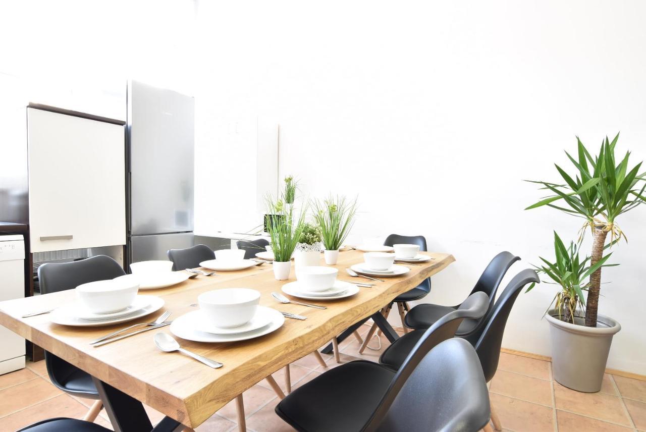 Huge Apartment In Awesome Location With Parking インスブルック エクステリア 写真
