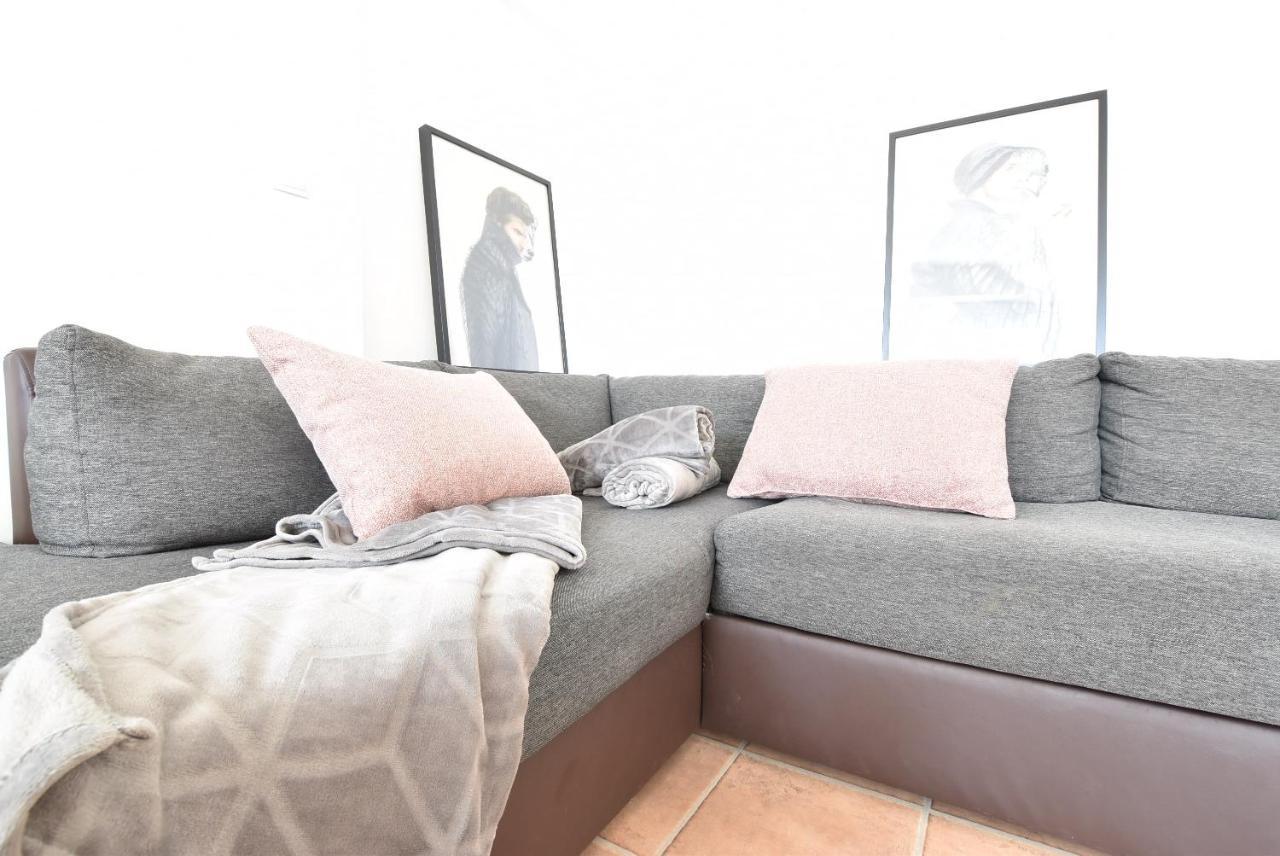 Huge Apartment In Awesome Location With Parking インスブルック エクステリア 写真